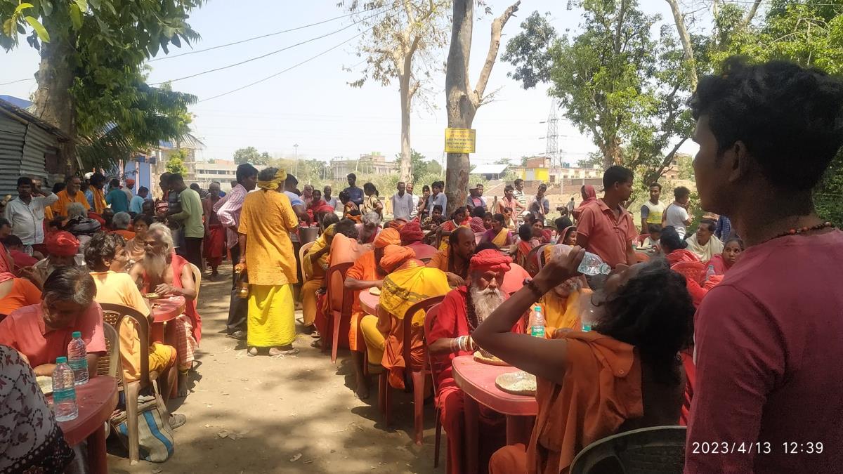 Disribute Bhog (Prasad ) Narayan Seba at Tarapith